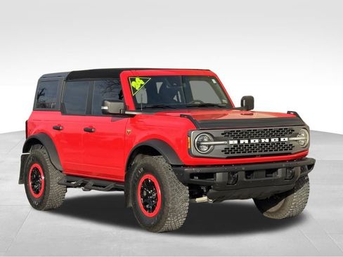 Used 2024 Ford Bronco Badlands image 2
