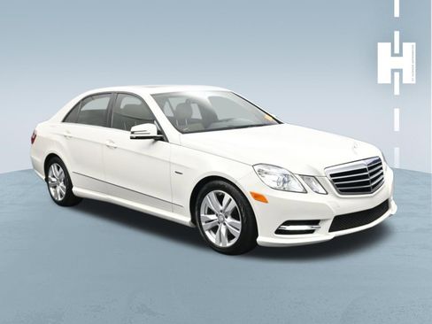 Used 2012 Mercedes-Benz E 350 BlueTEC Sedan image 2