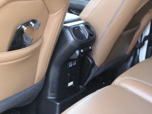 Used 2023 Jeep Wrangler Unlimited Sahara image 41