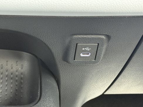 Used 2025 Toyota Corolla SE image 22