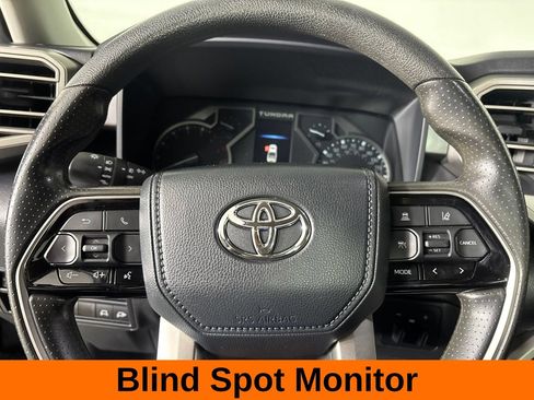 Used 2022 Toyota Tundra SR5 w/ SR5 Convenience Package AWD/4WD image 15