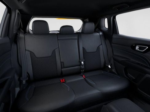 New 2026 Jeep Compass Latitude image 15