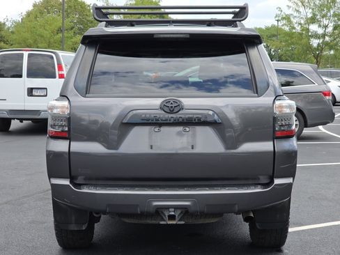 Used 2020 Toyota 4Runner Venture w/ Moonroof Package AWD/4WD image 22