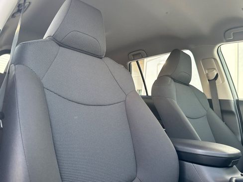 Certified 2025 Toyota RAV4 LE image 21