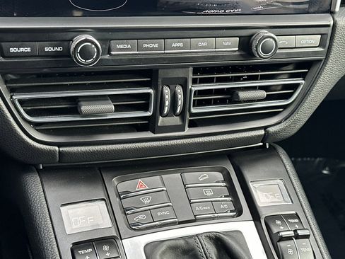 Used 2020 Porsche Macan image 22