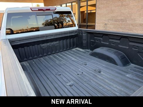 Used 2025 GMC Sierra 2500 AT4 AWD/4WD image 7