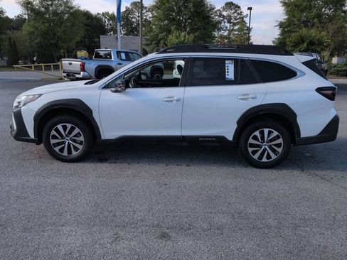 Used 2023 Subaru Outback Premium AWD/4WD image 6