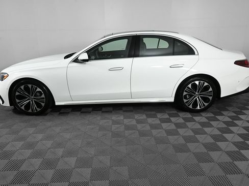 Used 2025 Mercedes-Benz E 350 Sedan image 3