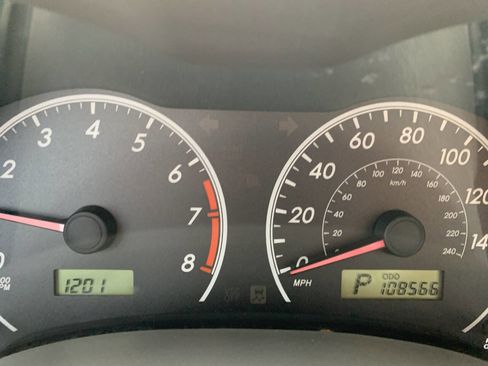 Used 2010 Toyota Corolla LE image 8