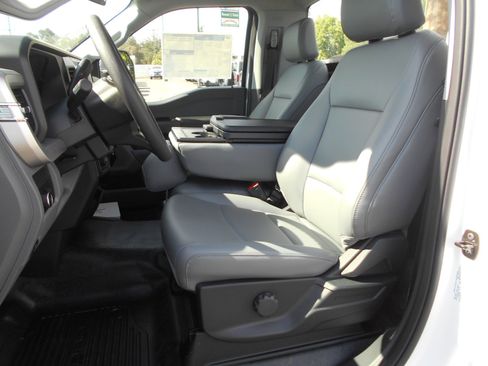 New 2025 Ford F550 4x4 Regular Cab Super Duty image 25