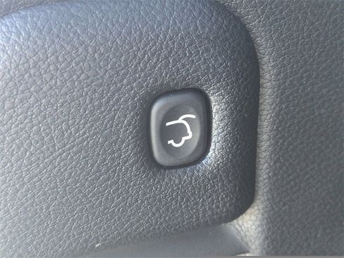 Used 2022 Jeep Grand Cherokee Laredo X image 14