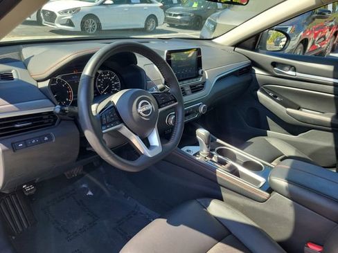 Used 2025 Nissan Altima 2.5 SR image 10