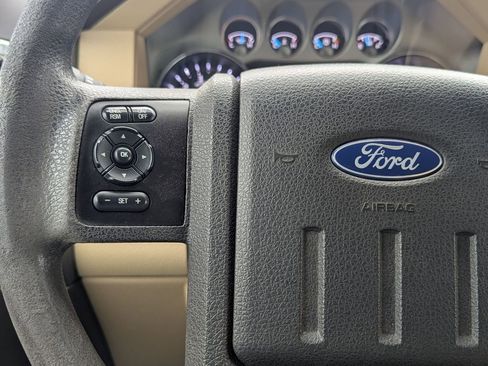 Used 2016 Ford F250 XLT w/ XLT Premium Package image 14