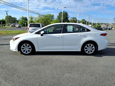 Certified 2025 Toyota Corolla LE FWD image 13