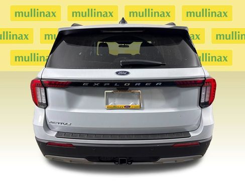 New 2026 Ford Explorer Active w/ Active Comfort Package RWD image 8