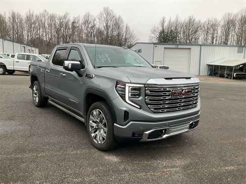 Used 2025 GMC Sierra 1500 Denali w/ Denali Reserve Package image 3