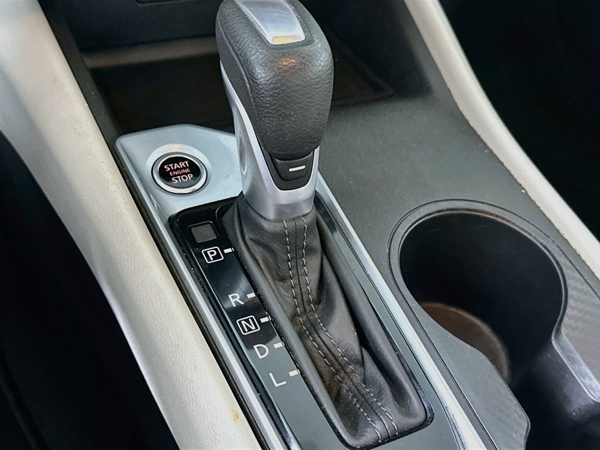 Used 2025 Nissan Altima 2.5 SV FWD image 23
