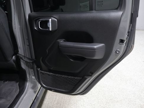 Used 2022 Jeep Gladiator Sport AWD/4WD image 20