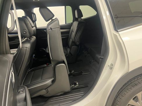 Used 2026 Buick Enclave Preferred AWD/4WD image 33
