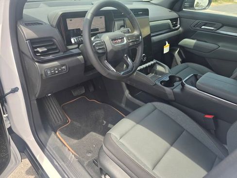 New 2026 GMC Terrain AT4 w/ Technology Package II AWD/4WD image 21