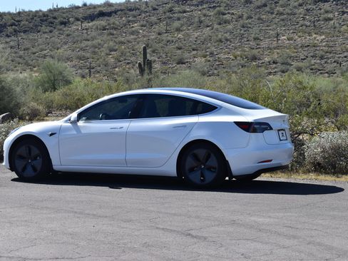 Used 2018 Tesla Model 3 Long Range AWD/4WD image 5
