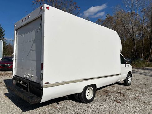 Used 2003 Ford E-350 and Econoline 350 Super Duty image 3