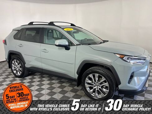 Used 2021 Toyota RAV4 XLE Premium AWD/4WD image 4