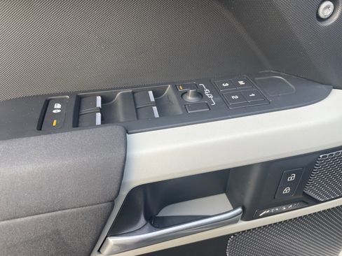 Used 2023 Land Rover Defender 110 S image 11