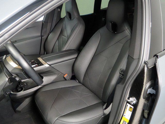 Used 2024 BMW iX xDrive50 w/ Sport Package AWD/4WD image 14