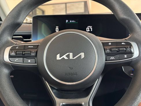 Used 2025 Kia K5 LXS FWD image 27