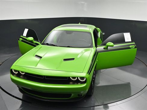 Used 2017 Dodge Challenger GT w/ GT Interior Package AWD/4WD image 35