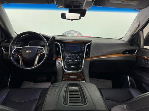 Used 2018 Cadillac Escalade Luxury w/ LPO, Radiant Package image 11