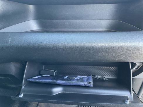 Used 2024 RAM 2500 Tradesman w/ Chrome Appearance Group image 28