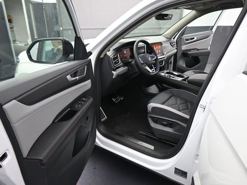 New 2026 Volkswagen Atlas Peak Edition AWD/4WD image 40
