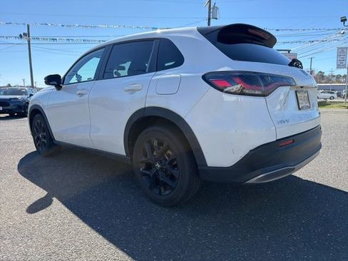 Used 2023 Honda HR-V Sport image 5