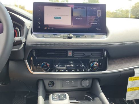 New 2026 Nissan Rogue Platinum AWD/4WD image 9