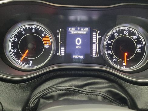 Used 2021 Jeep Cherokee Latitude image 23