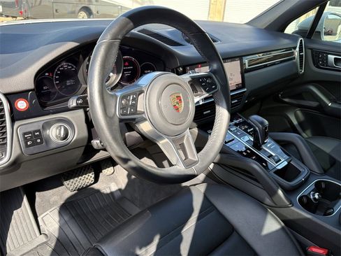 Used 2021 Porsche Cayenne image 14