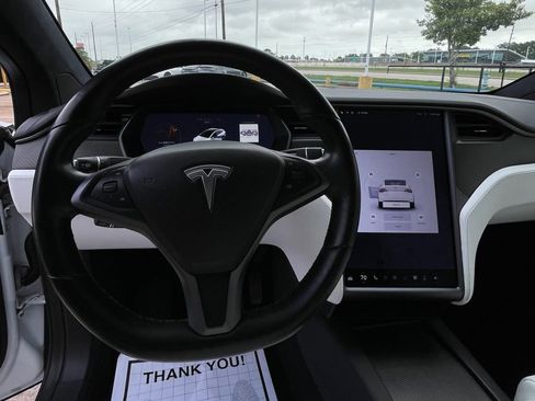 Used 2018 Tesla Model X 75D AWD/4WD image 14