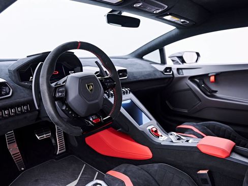 Used 2023 Lamborghini Huracan STO RWD image 2