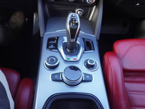 Used 2024 Alfa Romeo Stelvio Veloce image 23