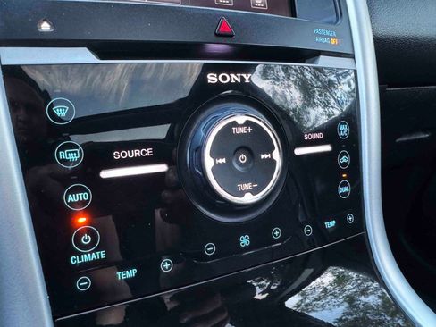 Used 2013 Ford Edge Limited image 26