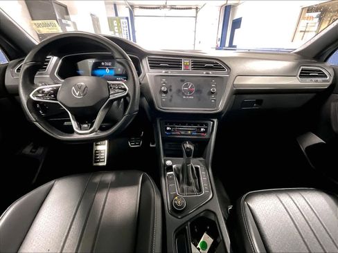 Used 2024 Volkswagen Tiguan SE R-Line image 21