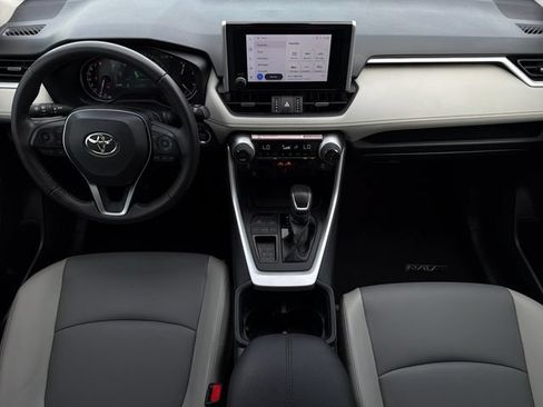 Used 2025 Toyota RAV4 XLE Premium FWD image 9