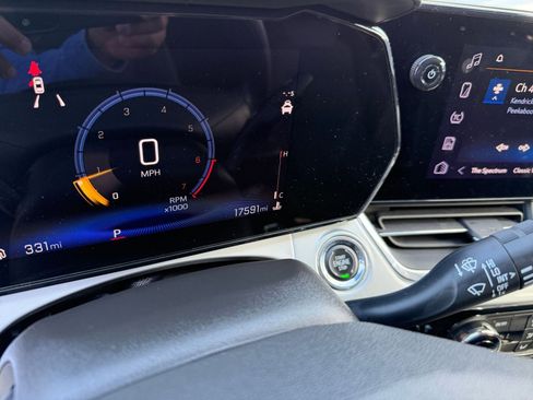 Used 2025 Chevrolet Trax LT image 38