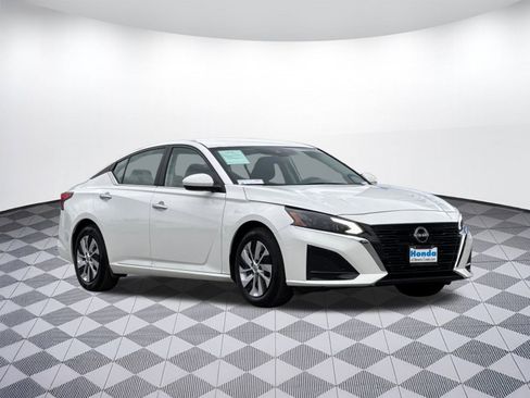 Used 2023 Nissan Altima 2.5 S image 6