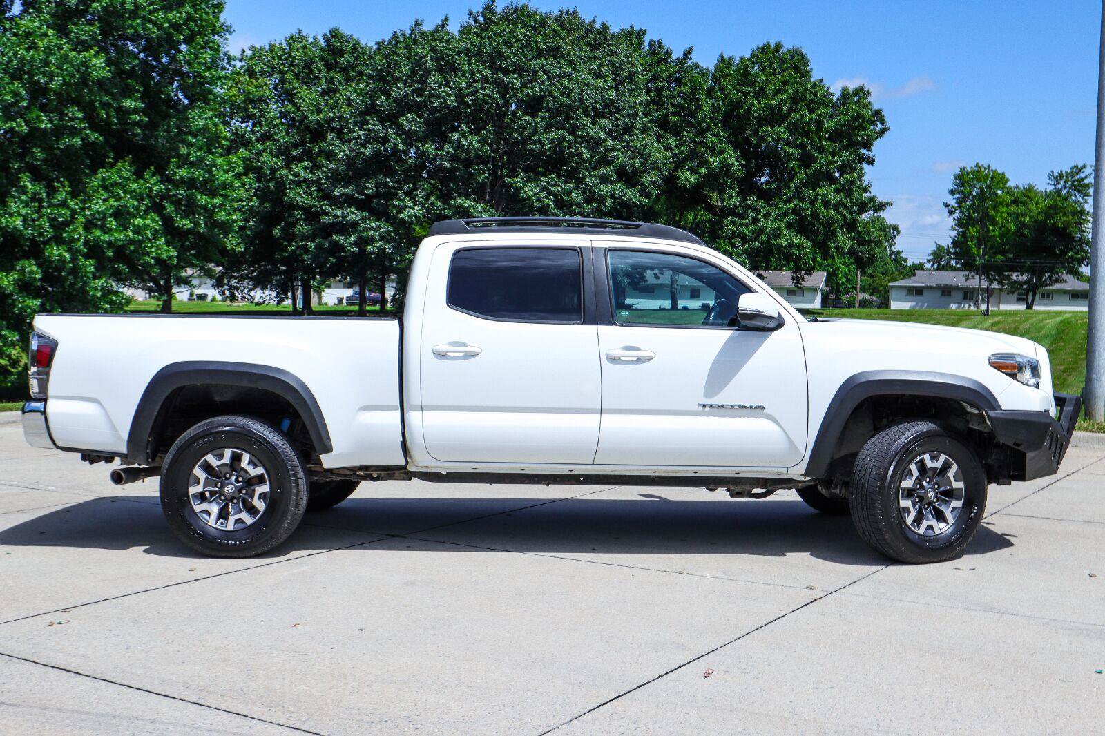 Used 2020 Toyota Tacoma TRD Off-Road AWD/4WD image 5