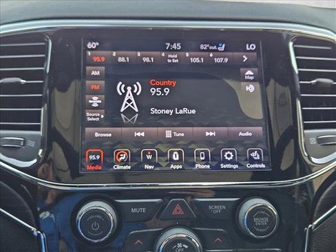 Used 2020 Jeep Grand Cherokee Limited w/ Luxury Group II RWD image 11