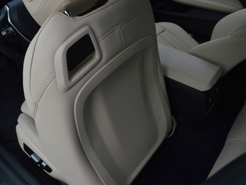 Used 2023 BMW 230i Coupe w/ Premium Package image 24