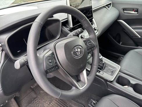 Used 2026 Toyota Corolla Cross XLE w/ Convenience Package image 8